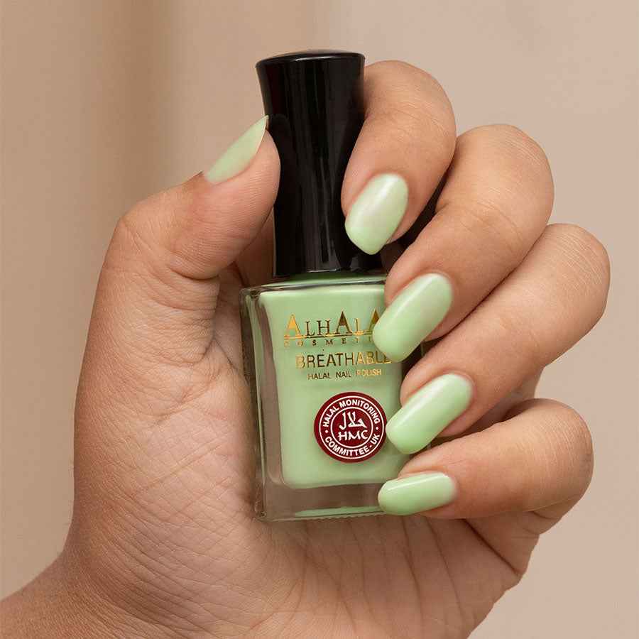 Mintgrönt nagellack