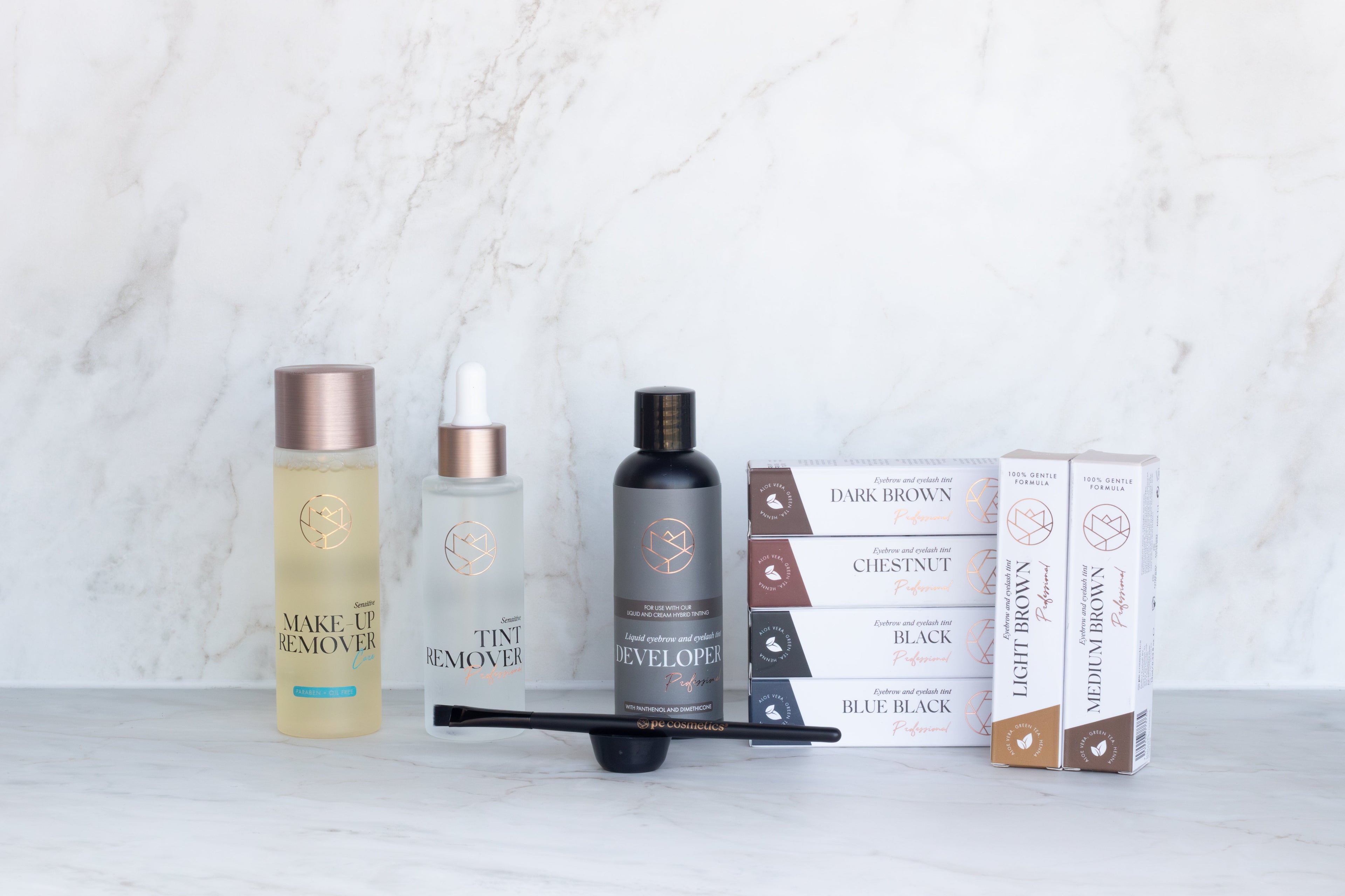 Onlineutbildning Hybrid Brow Tinting + Starterkit (olika språk)
