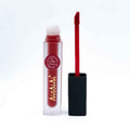 Alhalal Cosmetics Smooth Liquid Lipstick i rött med applikator och transparent förpackning
